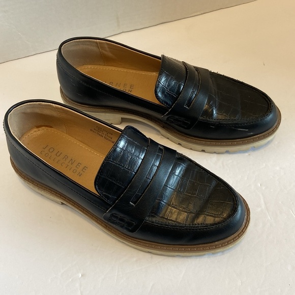 Journee Collection Women's Kenly Slip-On Loafers Black Size 8 - Picture 3 of 12